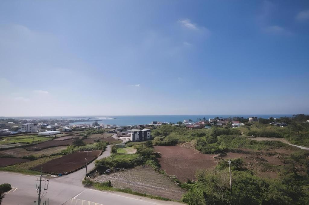 Sallys Jeju Hotel Buitenkant foto