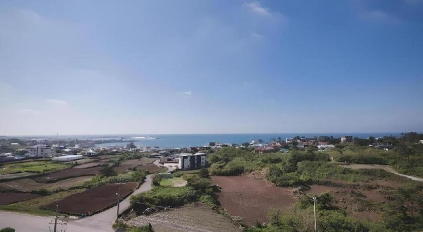 Sallys Jeju Hotel Buitenkant foto